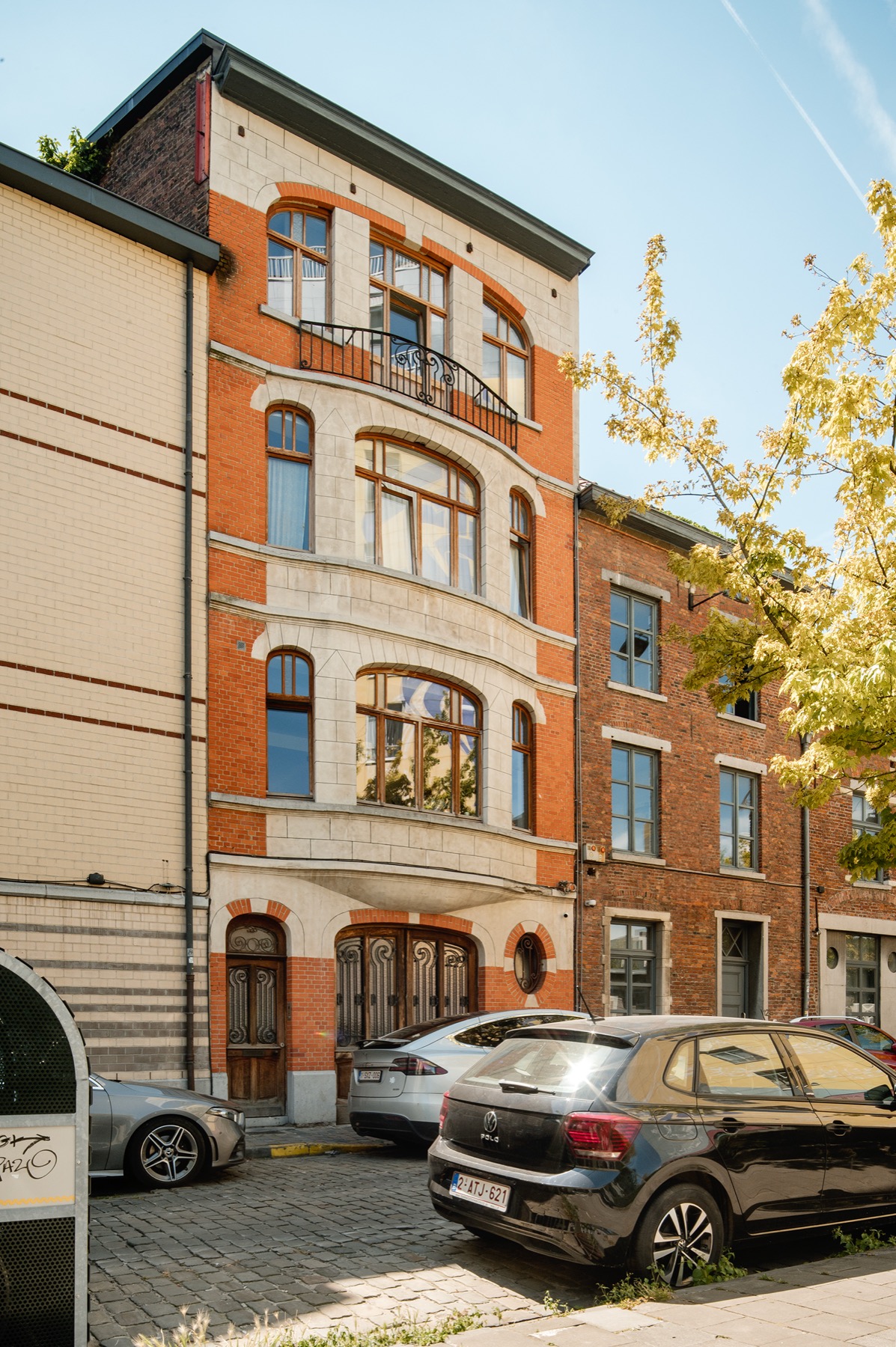 Straatgevel van het herenhuis in de Onze-Lieve-Vrouw van Vaakstraat